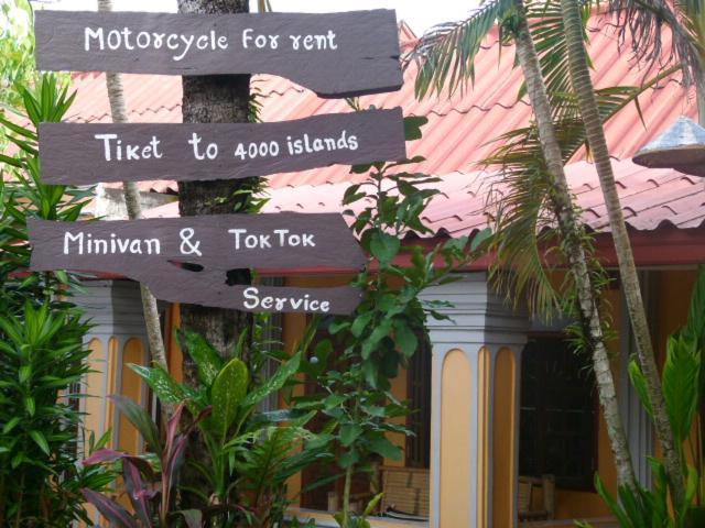 Khamphouy Guesthouse Champasak Exterior foto