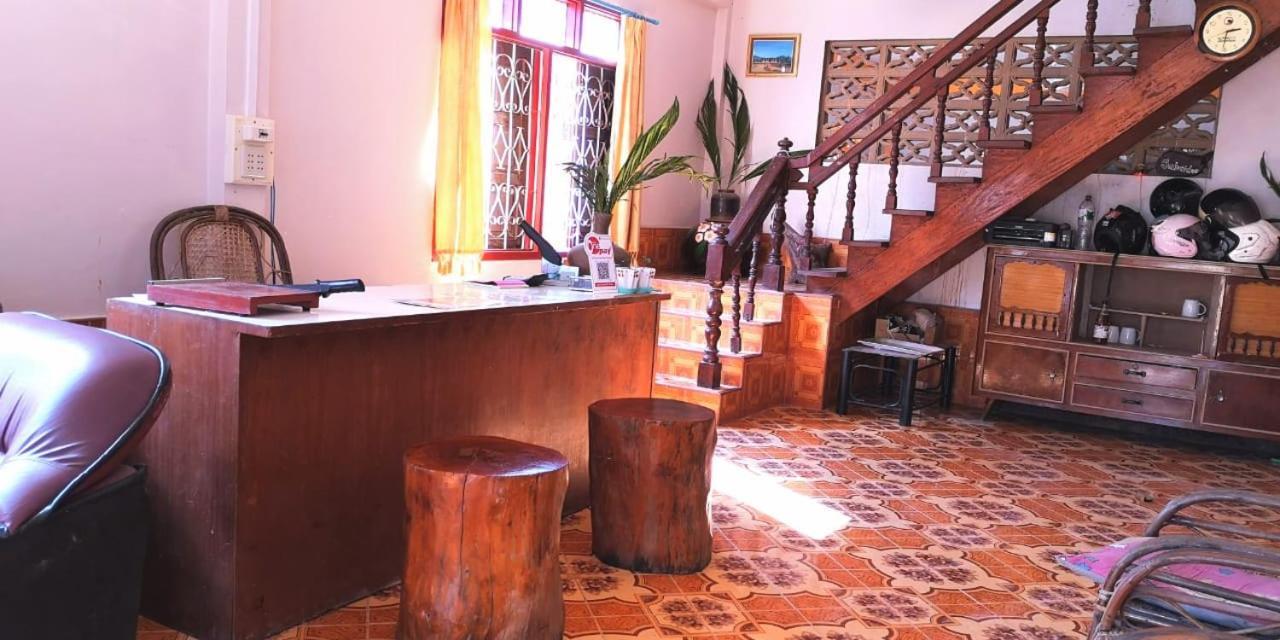 Khamphouy Guesthouse Champasak Exterior foto